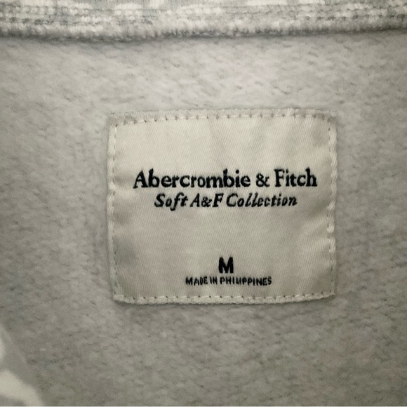 Ambercrombie and Fitch NWOT Soft Collection Turtle neck. Size Medium. - Picture 5 of 5